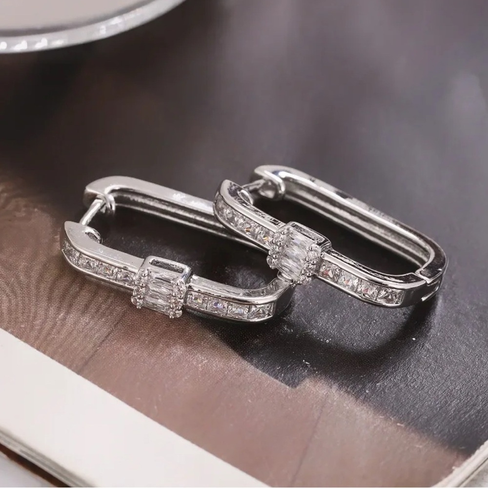 18K White Gold Princess Cut & Baguette Diamond Hoop Earrings Luxury Streetwear